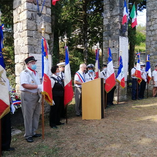 Sospel: sono stati ricordati i 15 partigiani torturati il 9 agosto del 1944 dai tedeschi (Foto) Sospel: sono stati ricordati i 15 partigiani torturati il 9 agosto del 1944 dai tedeschi (Foto)