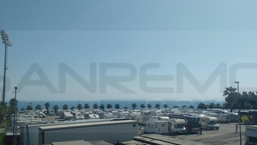 Sanremo: obiettivo raggiunto, area camper ufficiale strapiena e lungomare Calvino senza 'case viaggianti'