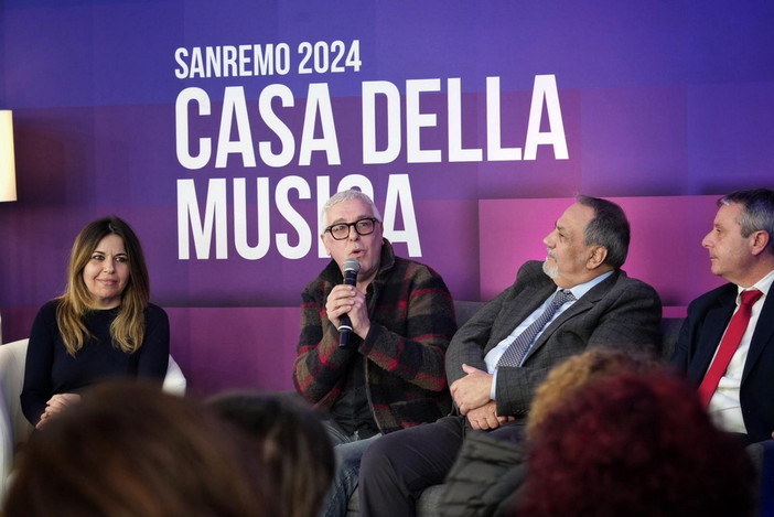 Sanremo: Croce Rossa Italiana celebra i suoi 160 anni con un vinile storico presentato alla Casa della Musica