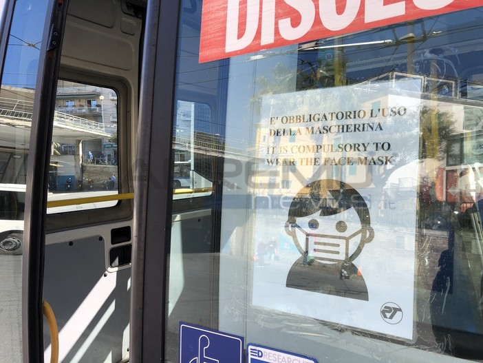 Autobus affollati a Sanremo nonostante le regole di distanziamento, il presidente del consiglio comunale Il Grande scrive alla RT: “Servono interventi tempestivi”