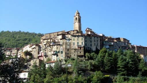 Castel Vittorio: domenica 14 agosto, appuntamento con il concorso di Pittura ‘U Castee’ 2016