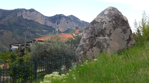 La pietra scoperta da "Archeonervia" La pietra scoperta da "Archeonervia"