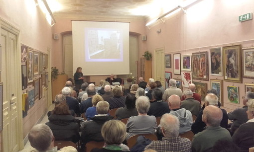 Grande successo ieri al Palazzo del Parco di Diano Marina per la conferenza del Comandante Flavio Serafini e il Museo Navale Internazionale di Imperia Grande successo ieri al Palazzo del Parco di Diano Marina per la conferenza del Comandante Flavio Serafini e il Museo Navale Internazionale di Imperia