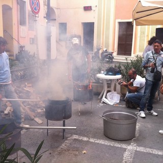 Sanremo: pomeriggio di festa oggi a Coldirodi con giochi e la tradizionale Castagnata (le foto) Sanremo: pomeriggio di festa oggi a Coldirodi con giochi e la tradizionale Castagnata (le foto)