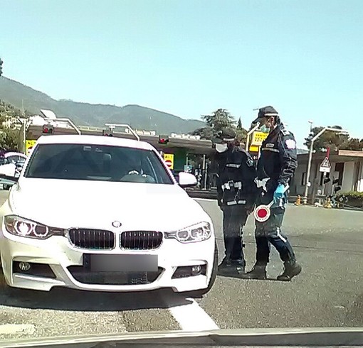 Sanremo: mattinata di controlli alle uscite autostradali, per ora non si registra nessun 'furbetto'