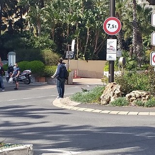 Tante multe in Costa Azzurra: polizia e gendarmeria mobilitate. Nizza attiva un servizio odontoiatrico, quanto mai necessario (Video)