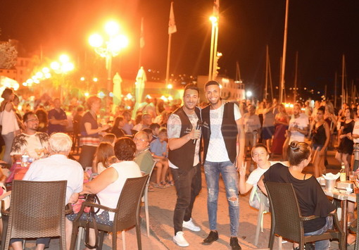Sanremo: grande coinvolgimento ieri sera per la performance di Daniele Capozucca al porto vecchio