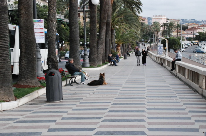 Sanremo: l'amara protesta di un esercente "Noi dell'Imperatrice abbandonati dall'Amministrazione" Sanremo: l'amara protesta di un esercente "Noi dell'Imperatrice abbandonati dall'Amministrazione"