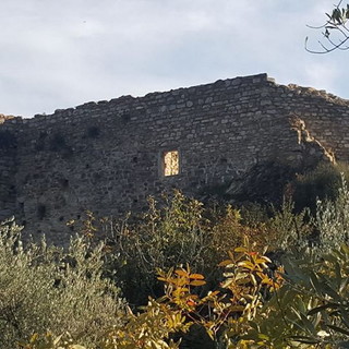 Imperia: una volta era una Contea, visita al castello di Pietralata nell'entroterra della Val Prino (Foto) Imperia: una volta era una Contea, visita al castello di Pietralata nell'entroterra della Val Prino (Foto)