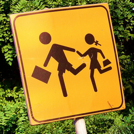 Ventimiglia: protesta dei genitori degli alunni di Roverino, problemi viari e di parcheggio Ventimiglia: protesta dei genitori degli alunni di Roverino, problemi viari e di parcheggio