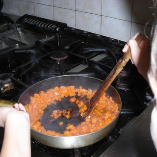 Ventimiglia: 'Chef per un giorno', ieri la 4a della Primaria di Nervia al progetto 'Dall'orto al piatto' Ventimiglia: 'Chef per un giorno', ieri la 4a della Primaria di Nervia al progetto 'Dall'orto al piatto'
