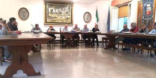 Ospedaletti: in Consiglio comunale è bagarre tra maggioranza e opposizione per l'acquisizione di Area 24