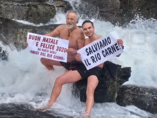 Pigna: due temerari oggi nelle acque del Rio Carne, un 'cimento' per sensibilizzare sul 'Paradiso naturale' (Foto) Pigna: due temerari oggi nelle acque del Rio Carne, un 'cimento' per sensibilizzare sul 'Paradiso naturale' (Foto)