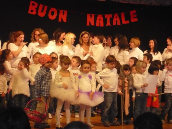 Sanremo: i bimbi della scuola 'Rodari' allietano gli ospiti del 'Don Orione' Sanremo: i bimbi della scuola 'Rodari' allietano gli ospiti del 'Don Orione'