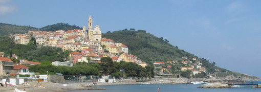 Cervo: nel weekend a conclusione delle feste natalizie una Befana speciale e un reading teatrale Cervo: nel weekend a conclusione delle feste natalizie una Befana speciale e un reading teatrale