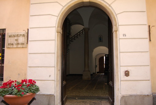 Riva Ligure: parcheggio vicino al campo di calcio, stasera discussione 'calda' in Consiglio