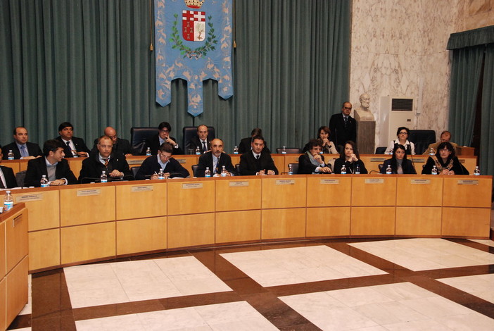 Imperia: venerdì 27 dicembre, seduta Ordinaria di Consiglio Comunale Imperia: venerdì 27 dicembre, seduta Ordinaria di Consiglio Comunale