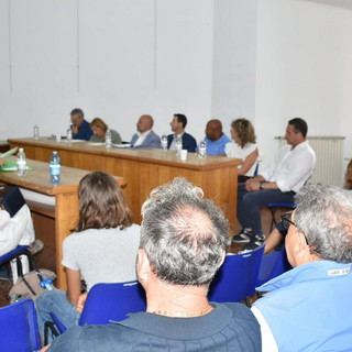 Santo Stefano al Mare, martedì il Consiglio comunale: in discussione porto, bilancio e rete fognaria