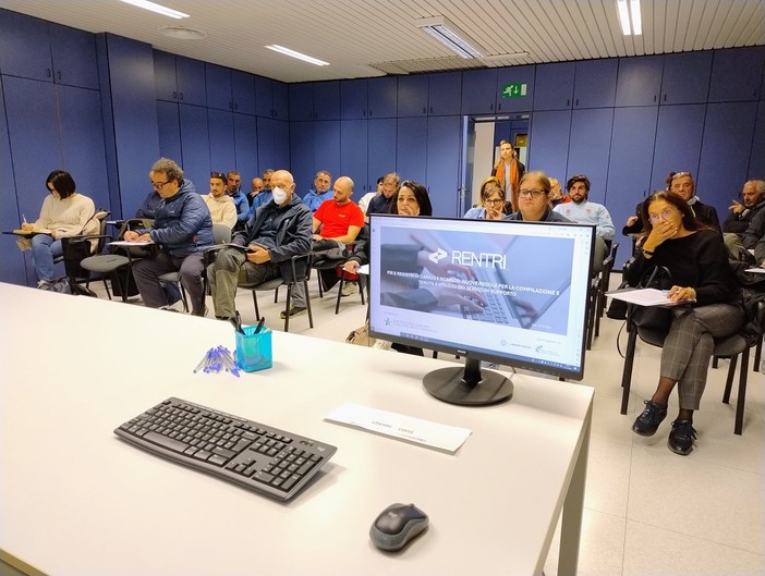 Sanremo: incontro informativo di Confartigianato sulla gestione dei rifiuti con l’entrata in vigore del ‘Rrentri’ Sanremo: incontro informativo di Confartigianato sulla gestione dei rifiuti con l’entrata in vigore del ‘Rrentri’