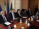 "Caccia la Cicca" ora è legge La Camera approva definitivamente la norma sulla Geen Economy che prevede multe salate contro chi abbandona i mozziconi