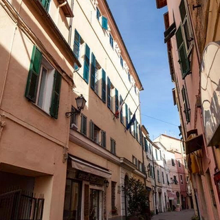 Riva Ligure: in arrivo entro fine anno il nuovo sistema di telecamere che controllerà l'entrata e l'uscita dalla Ztl del centro storico Riva Ligure: in arrivo entro fine anno il nuovo sistema di telecamere che controllerà l'entrata e l'uscita dalla Ztl del centro storico