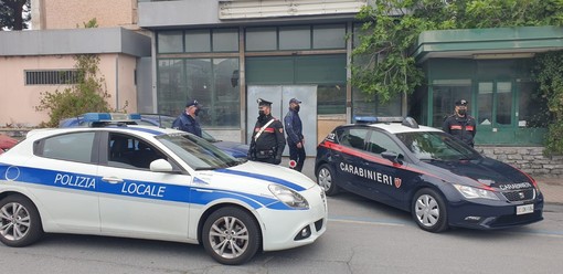 Rapina un'anziana e la fa cadere: 22enne imperiese arrestato ad Albenga con una 20enne di Milano Rapina un'anziana e la fa cadere: 22enne imperiese arrestato ad Albenga con una 20enne di Milano