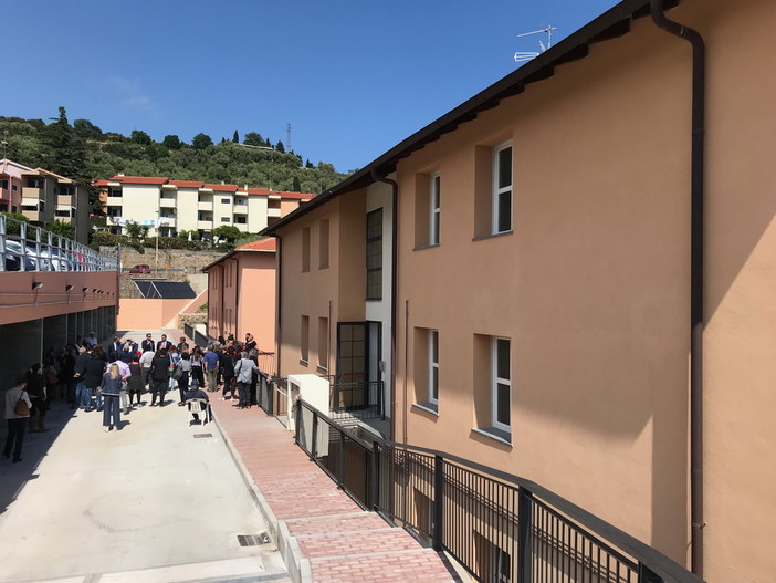 Imperia: oggi la consegna di 24 alloggi popolari, Toti “Importante intervento di recupero di un immobile e dell’area circostante” Imperia: oggi la consegna di 24 alloggi popolari, Toti “Importante intervento di recupero di un immobile e dell’area circostante”