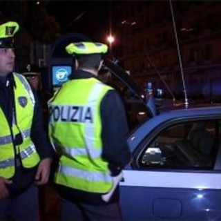 Nuovo caso a Sanremo: Polizia e Asl trovano cibo scaduto e scovano deposito a cielo aperto, nei guai ristorante del centro