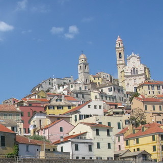 Anche Cervo si prepara alle elezioni comunali, la sfida tra i candidati Sindaco è tra Lina Cha e Luigi Diego Eléna