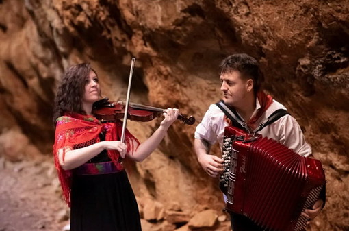Bordighera: questa sera al 'Chiosco della musica' il concerto occitano del duo Avena-Cesano