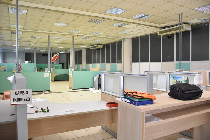 Al Centro per l'impiego di Sanremo caldo oltre i limiti e impianti guasti: i dipendenti chiedono smart working emergenziale