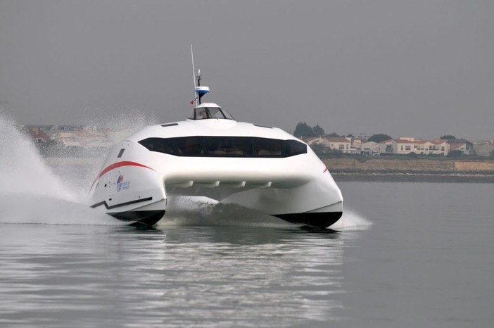 Ventimiglia: arriverà tra poche ore a Cala del Forte 'Monaco One', la navetta che inizierà i suoi viaggi per il Gp di F1 Ventimiglia: arriverà tra poche ore a Cala del Forte 'Monaco One', la navetta che inizierà i suoi viaggi per il Gp di F1