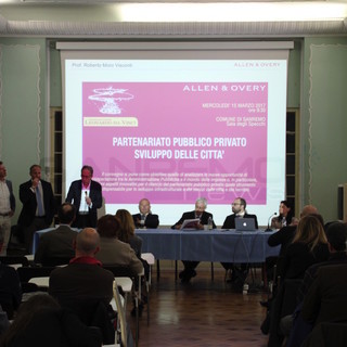 Sanremo: “La collaborazione tra pubblico e privato è il futuro delle nostre città”, nella Sala degli Specchi il convegno promosso dall’Associazione ‘Leonardo Da Vinci’ (Foto e Video) Sanremo: “La collaborazione tra pubblico e privato è il futuro delle nostre città”, nella Sala degli Specchi il convegno promosso dall’Associazione ‘Leonardo Da Vinci’ (Foto e Video)