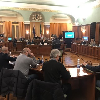 Sanremo: il Consiglio Comunale approva la nuova convenzione con la Sinfonica e la proroga del conferimento del ramo idrico di Amaie in Rivieracqua