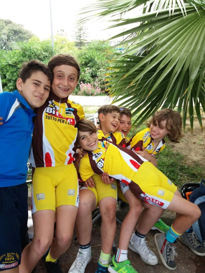La Ciclistica Arma Taggia impegnata ieri alla giornata azzurra del ciclismo giovanile a Camporosso