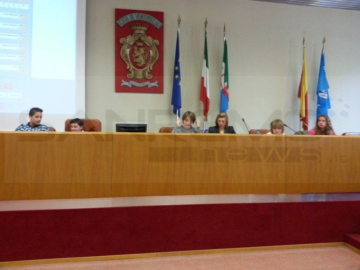 Ventimiglia: Consiglio Comunale dei Ragazzi questa mattina in Comune, tematiche per giovani e scuola Ventimiglia: Consiglio Comunale dei Ragazzi questa mattina in Comune, tematiche per giovani e scuola