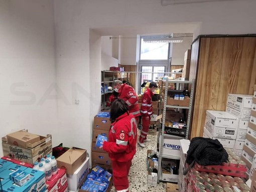 Sanremo: la Croce Rossa 'sfrattata' dal servizio per i bisognosi, da lunedì lo spazio serve per i tamponi Covid (Video)