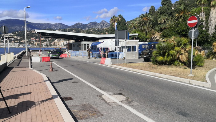 Confine tra Italia e Francia: il pensiero di un lettore "In troppi se ne infischiano delle regole"