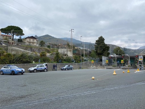 Sanremo: 16 auto francesi non in regola multate in due giorni al casello della A10 ma molti si presentano con il tampone eseguito