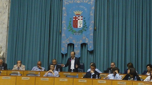 Crisi politica a Imperia: Strescino in Giunta al posto di Sara Serafini. Capacci difende gli Assessori: "In un'azienda privata guadagnerebbero 3-4 mila euro al mese"