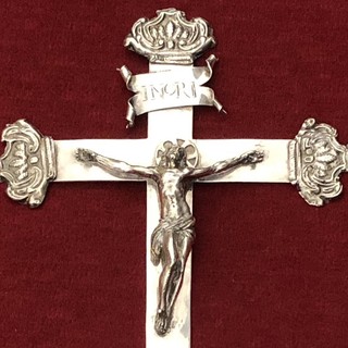 Sanremo: durante il restauro della Madonna della Costa trovato Crocefisso dell'altare maggiore (Foto)