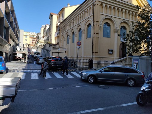 Sanremo: dopo la mattina di 'passione' di ieri per i tamponi ecco l'ordinanza per regolare la viabilità Sanremo: dopo la mattina di 'passione' di ieri per i tamponi ecco l'ordinanza per regolare la viabilità