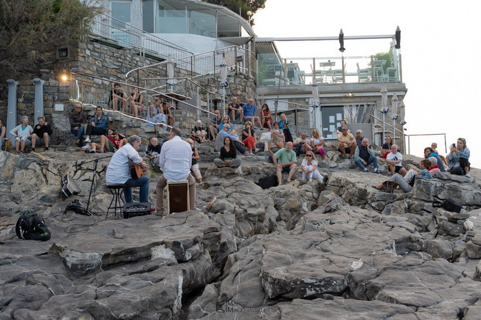 Festa della musica a Cervo: successo per il concerto all’alba, aspettando l’omaggio ad Antonio Rostagno