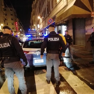 Gli agenti della Polizia in azione a Sanremo