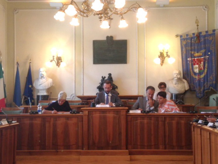 Imperia: la Provincia commemora il 35° anniversario del ricevimento della Medaglia d'Oro al valor militare per l'attività partigiana Imperia: la Provincia commemora il 35° anniversario del ricevimento della Medaglia d'Oro al valor militare per l'attività partigiana