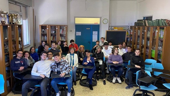 Sanremo: all'istituto 'Aicardi' la premiazione del concorso “RI-Generazione Città Giovane” (foto)