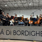 Bordighera, ai Giardini Lowe il concerto dell'Orchestra Note Libere: il sindaco Baldassarre "E' la cultura che unisce" Bordighera, ai Giardini Lowe il concerto dell'Orchestra Note Libere: il sindaco Baldassarre "E' la cultura che unisce"