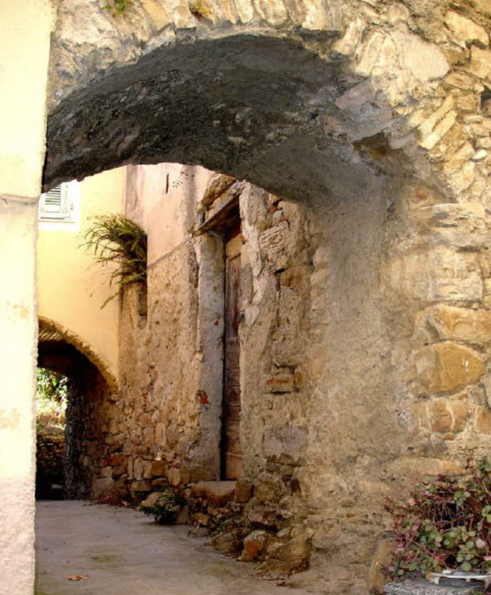 Diano Castello: a Pasqua l'appuntamento con 'U dirnò in ti caruggi' e l'apertura dell'ufficio turistico