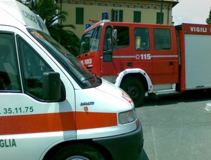 Ventimiglia: soccorsi impegnativi nella città alta per un'anziana bloccata in vico Forti