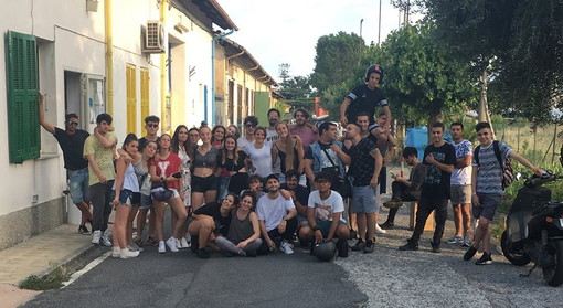 I ragazzi del centro giovanile. I ragazzi del centro giovanile.